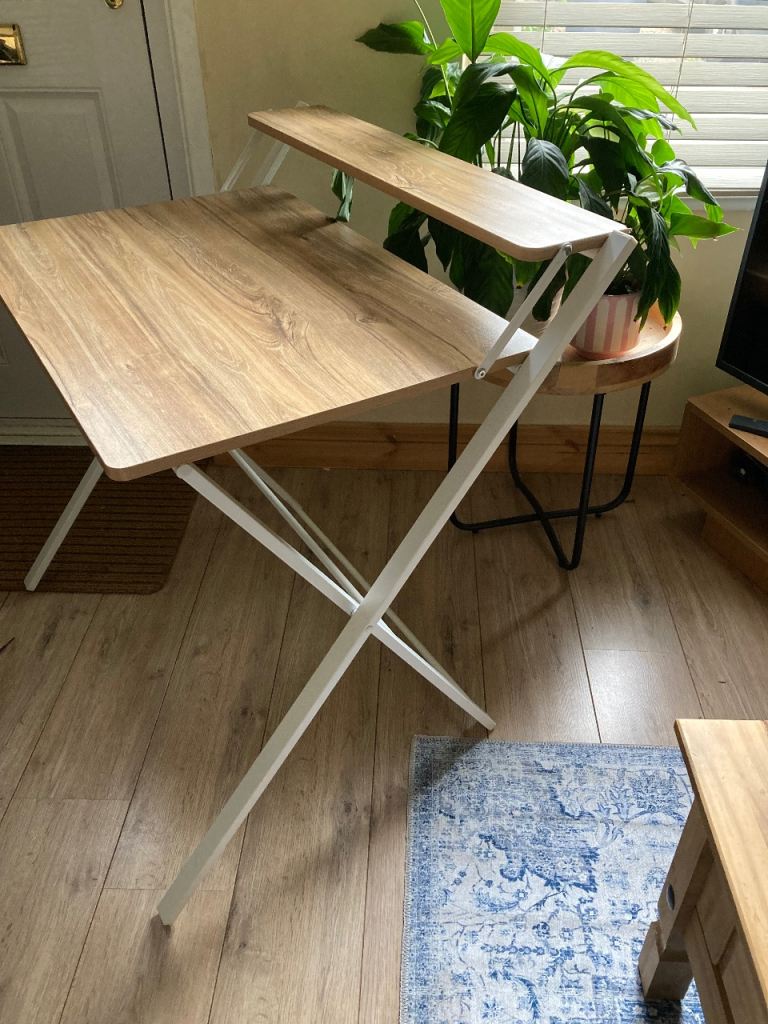 Folding desk
