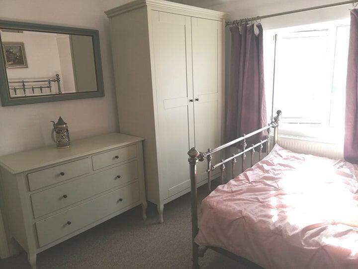 DOUBLE BEDROOM IN HEADINFTON/RISINGHURST FOR A SINGLE PROFESSIONAL 