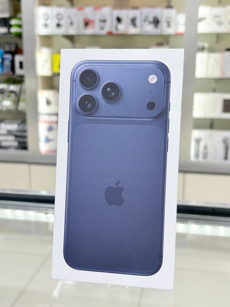iphone 17 Pro Max 256GB Brand New With Apple 12 Months WarranTy