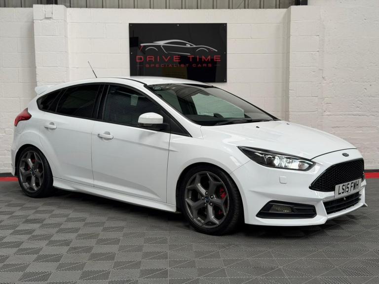 Ford Focus 2.0T EcoBoost ST-3 Euro 6 (s/s) 5dr Petrol Manual