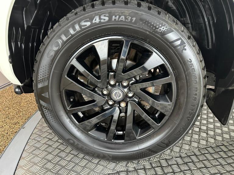 2018 Nissan Navara 2.3 dCi N-Guard Auto 4WD Euro 6 4dr PICK UP Diesel Automatic