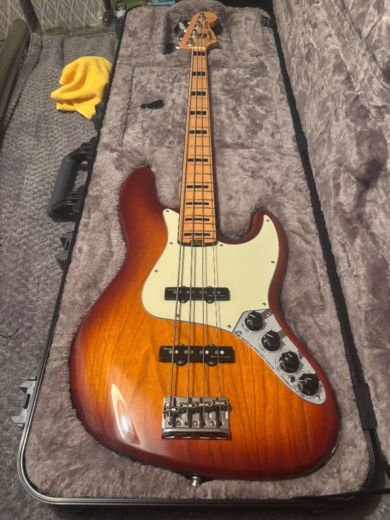 Fender Elite Jazz bass