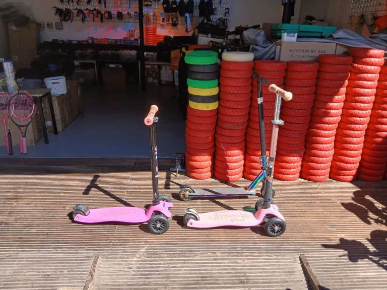 Kids Scooter - Suitable for age 3 to 5-Year-Old - Practically New - Shop W128DF 