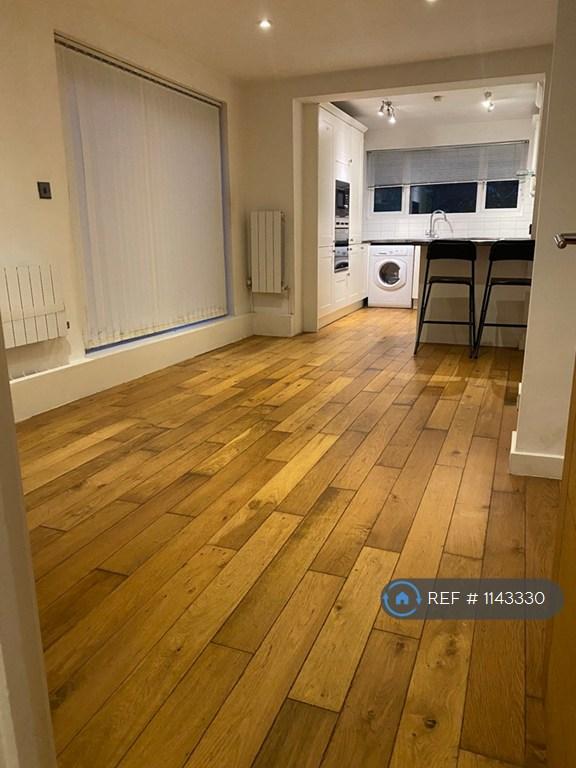 2 bedroom flat in Mill Lane, London, NW6 (2 bed) (#1143330)