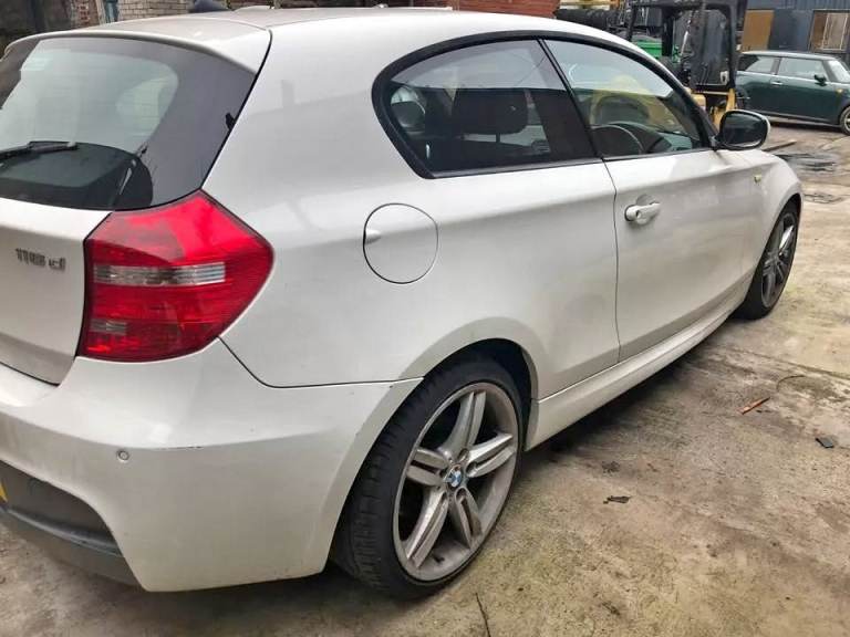 Breaking BMW 1 Series E81 116d M Sport 2011 2.0 Diesel 6 Speed Manual White 300