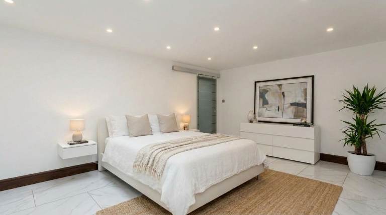 Quiet neighborhoods, growing job market – 📈 find your Birmingham room for £10/week. 🏘️