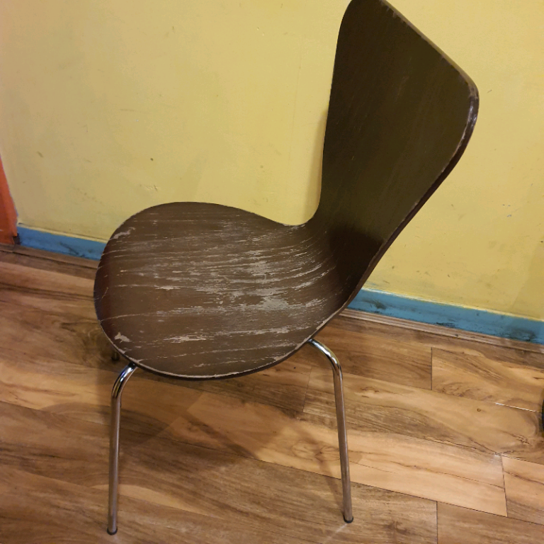 2x chairs with metal frame