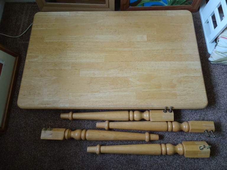 Pine table in good condition