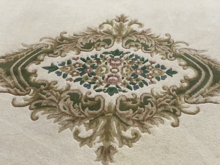 Massive hand made rug 370x550cm