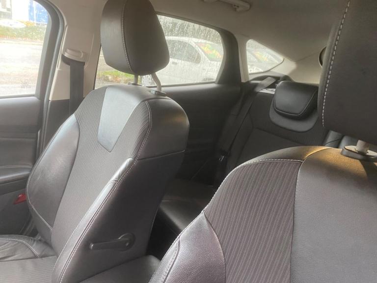 2011 Ford Focus 1.6T EcoBoost Titanium X Euro 5 (s/s) 5dr HATCHBACK Petrol Manual