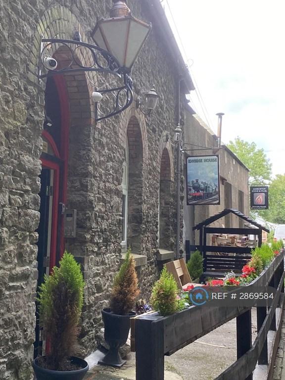 1 bedroom flat in Engine House, Ashburton, TQ13 (1 bed) (#2869584)