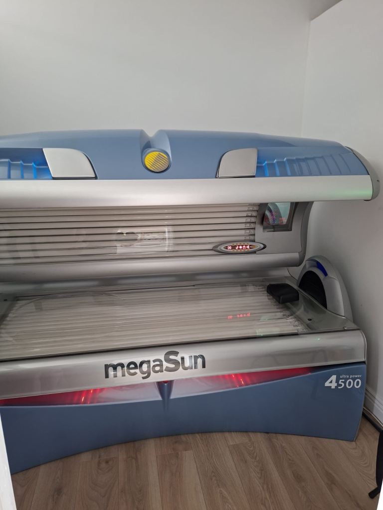 MegaSun 4500 Sunbed – Good Condition, Professional Grade