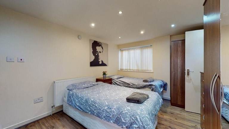 Studio to rent on Ash Grove, London
