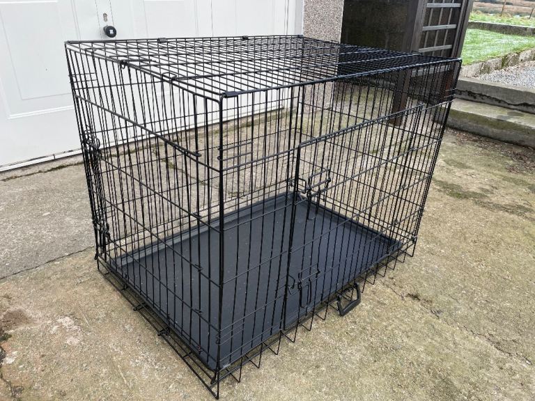 Dog cage / crate. 