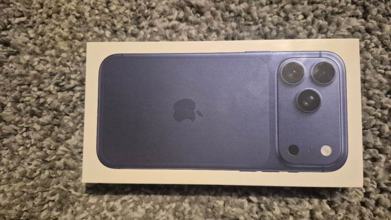 iPhone 17 Pro Max 256gb Deep Blue - New 