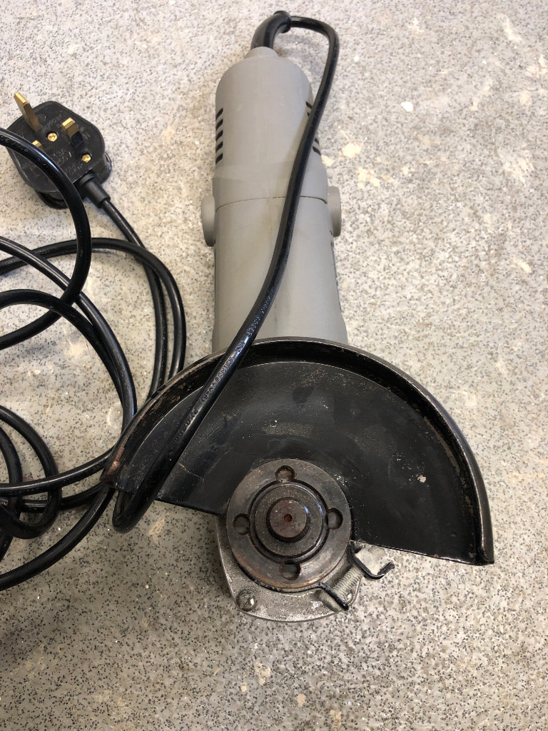 Wickes Angle grinder 