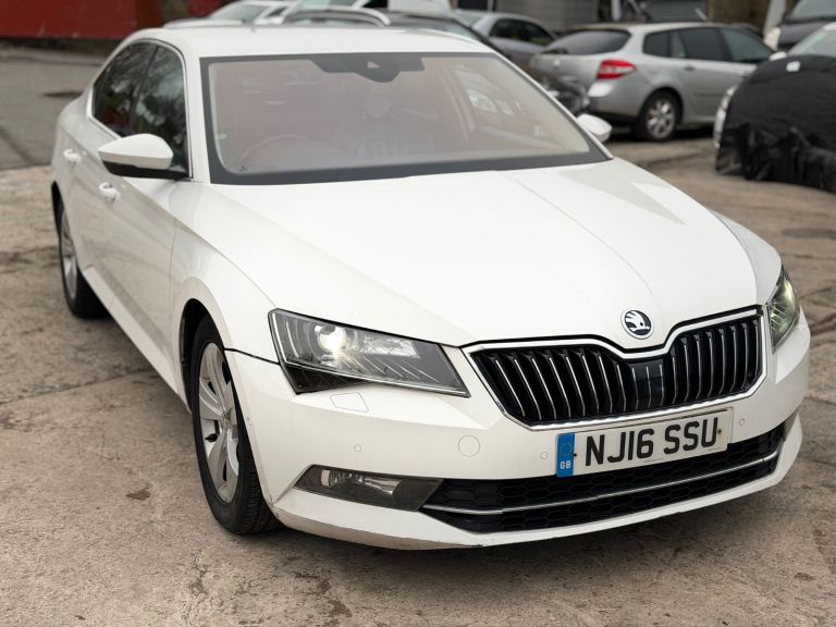 SKODA SUPERB MK3 WHITE BREAKING 
