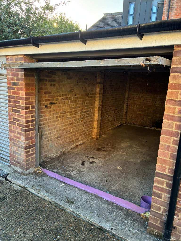 Crouch End N8 lock garage to let