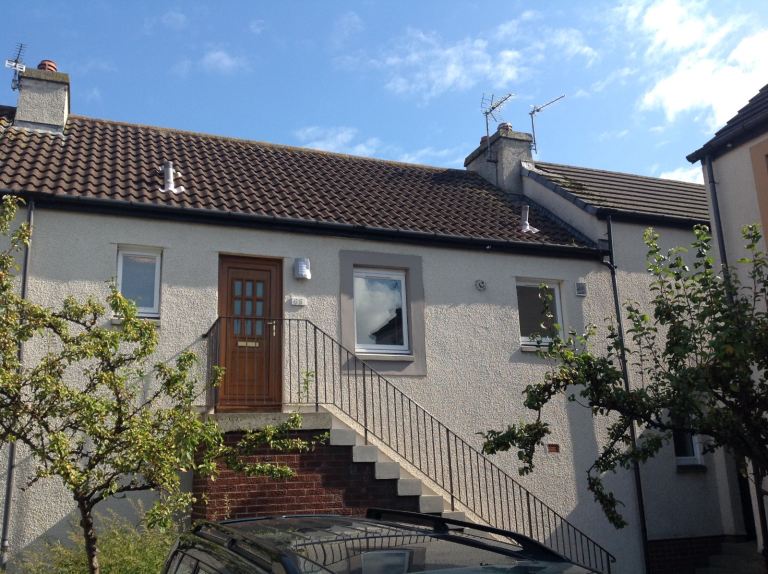 1 Bed mews property with large garage, South Gyle
