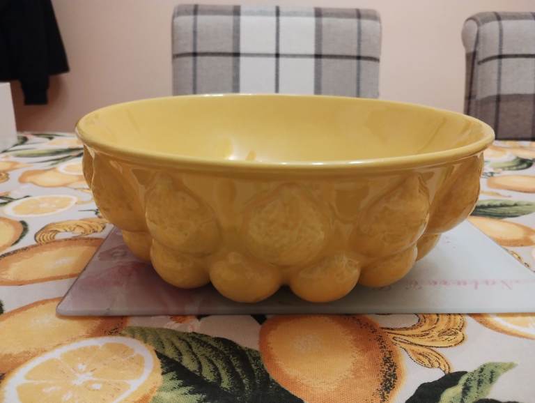 Very good quality large yellow stoneware bowl. New, not used