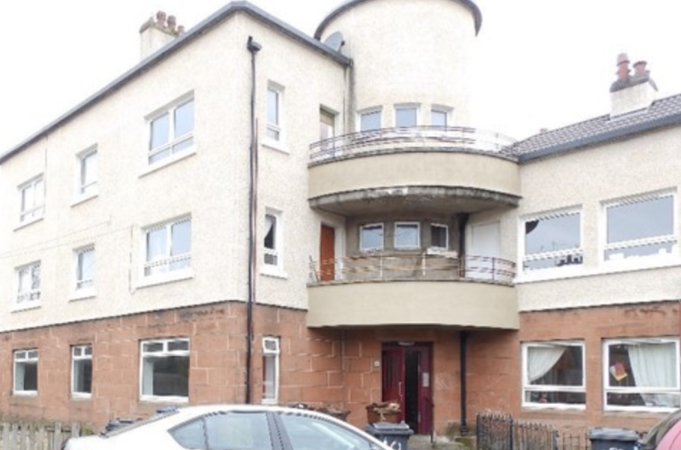 Renfrew (PA4 8EB) - 4 large bedrooms ground floor flat for long term let....