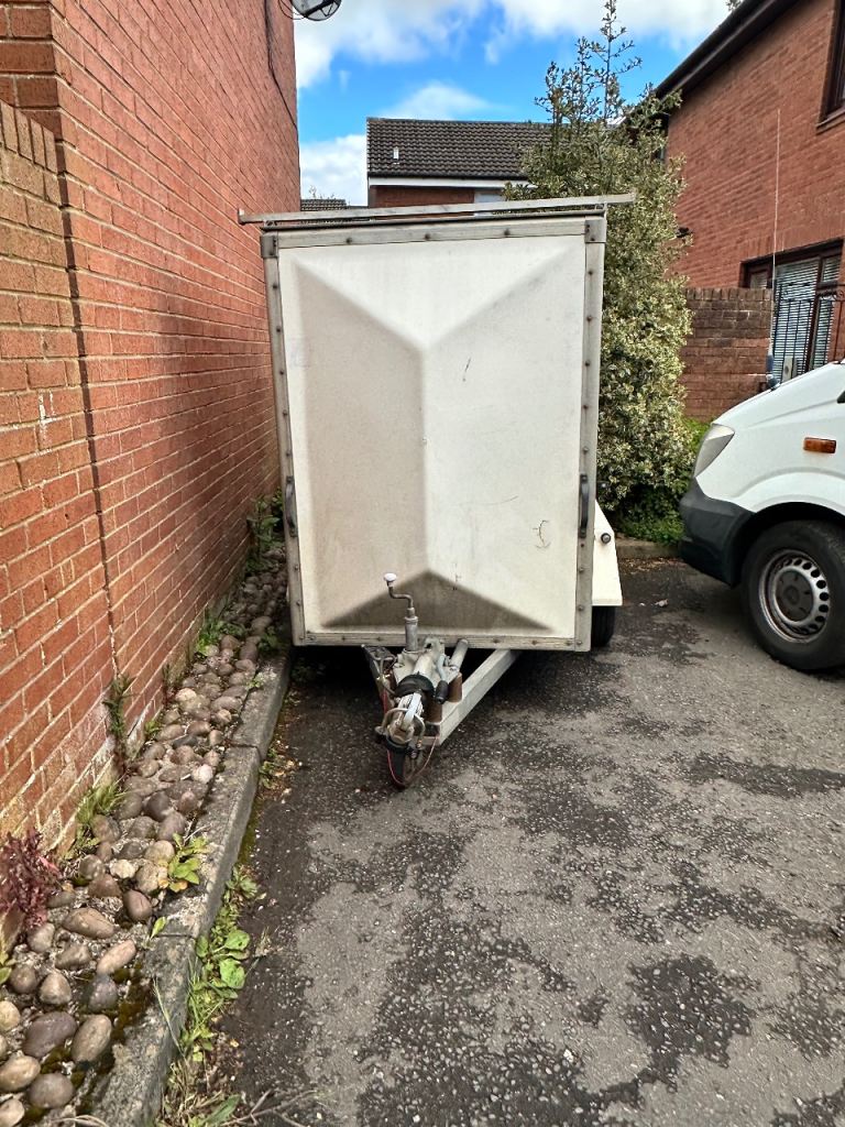 Box trailer