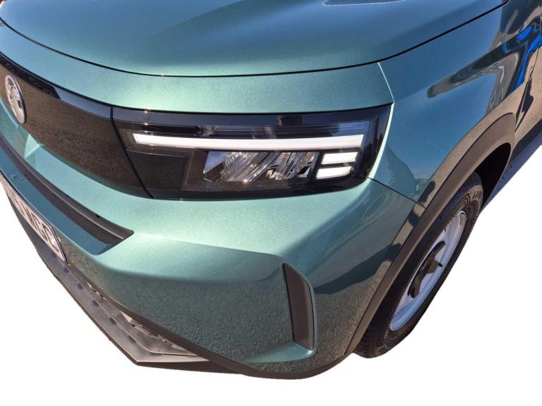 2025 Vauxhall Frontera 83kW Design 44kWh 5dr Auto HATCHBACK ELECTRIC Automatic