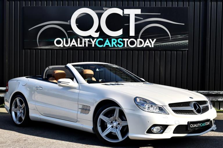2011 '61' Mercedes SL 350 AMG Sports Pack + Diamond White Metallic + Pano Roof
