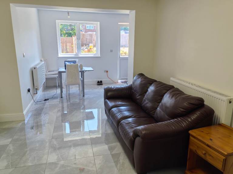 Newly refurbished semi-detached bungalow located in Botley. 