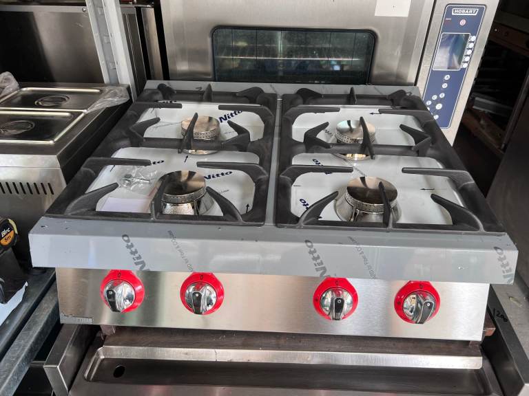 NEW 4 BURNER GAS COOKER CATERING COMMERCIAL KITCHEN EQUIPMENT TAKE AWAY SHOP KITCHEN