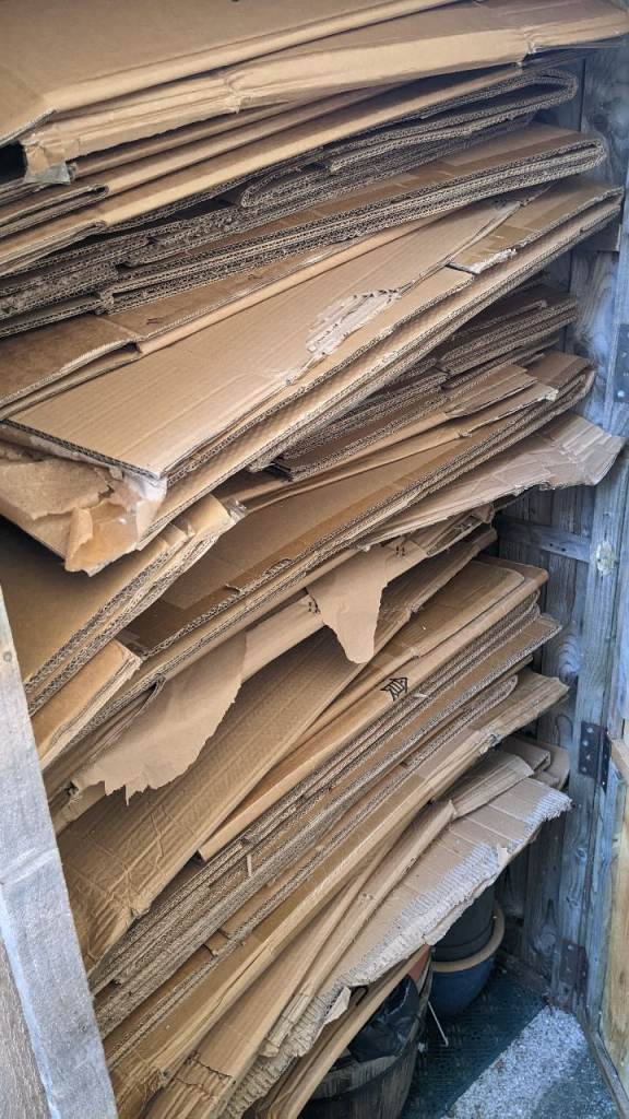 Cardboard boxes various sizes Free 