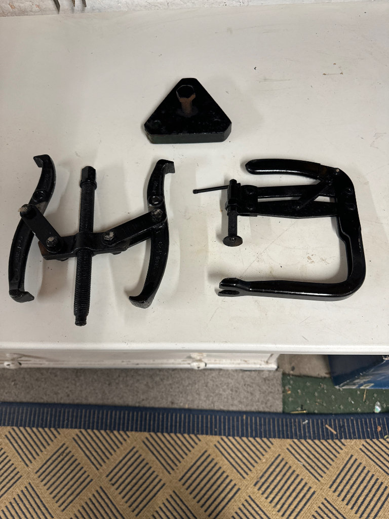 Car hub pullers (2) + valve compression tool