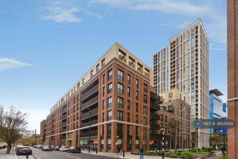 2 bedroom flat in Sidney St, London, E1 (2 bed) (#2852000)