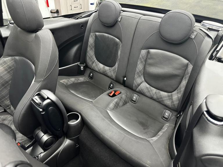 MINI CONVERTIBLE 1.5 Cooper D Convertible 2016