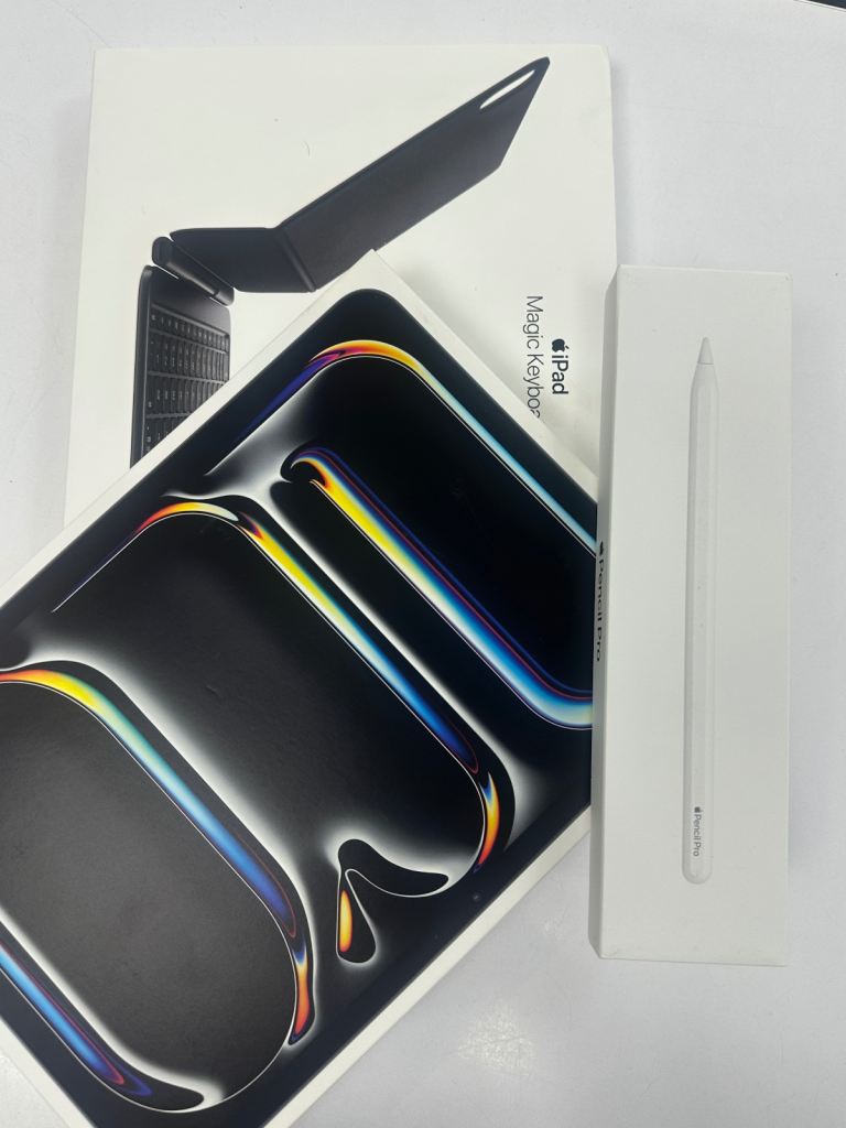 🔥💥APPLE NEW iPAD PRO 11-inch M5 256GB WIFI, PENCIL PRO & MAGIC KEYBOARD £999