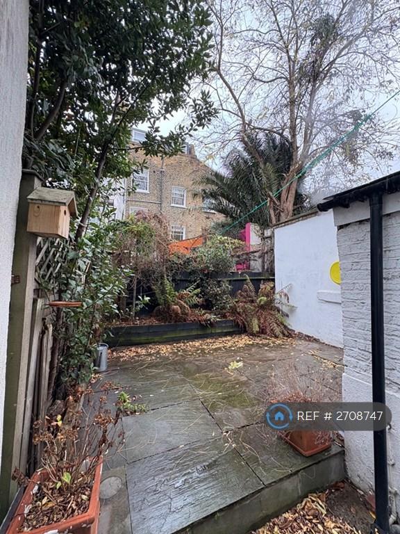 3 bedroom house in London, London, SE24 (3 bed) (#2708747)