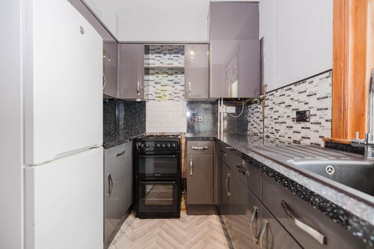 Desirable, 2 bed, 1st floor furnished flat with private garden, in Corstorphine – available soon!