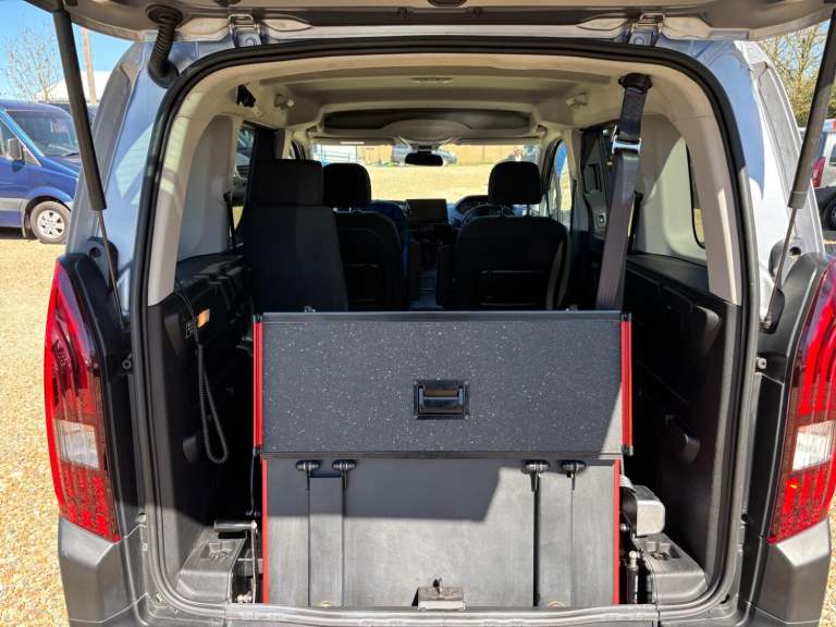PEUGEOT RIFTER WHEELCHAIR ACCESSIBLE VEHICLE WAV WITH HOIST PASSENGER UP FRONT