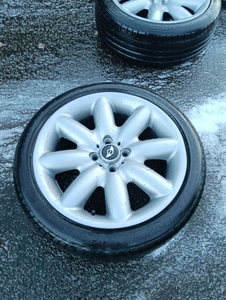 Set of 4 17" Alloy wheels 