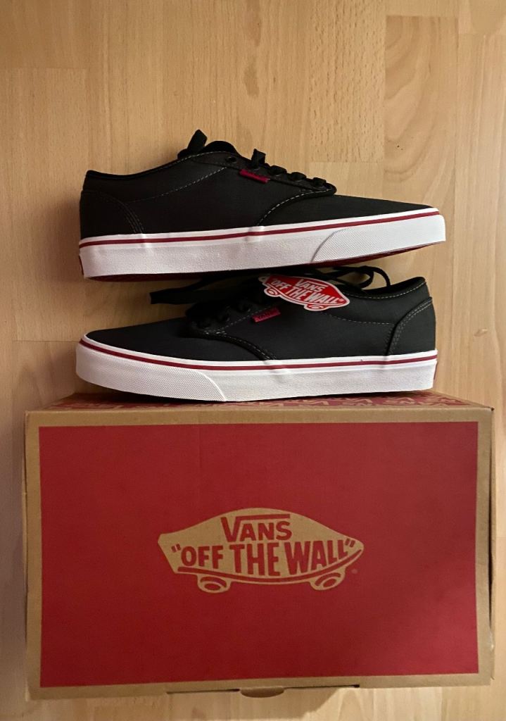 *Never Worn* Vans Men’s Trainers UK Size 8 