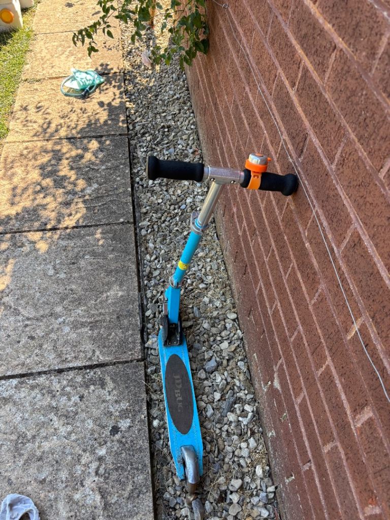 2 scooters - Blue and pink, fair condition