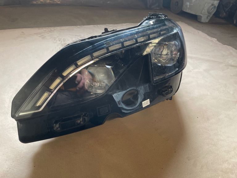 Peugeot 3008 LED head light 
