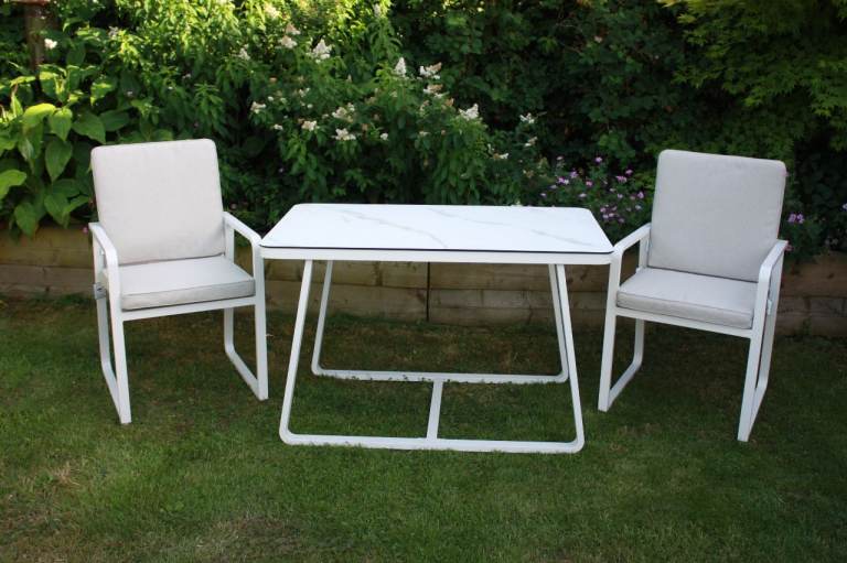 Moda Furnishings Salone Balcony/Bistro/Patio/Garden Set in White *NEW* RRP: £750