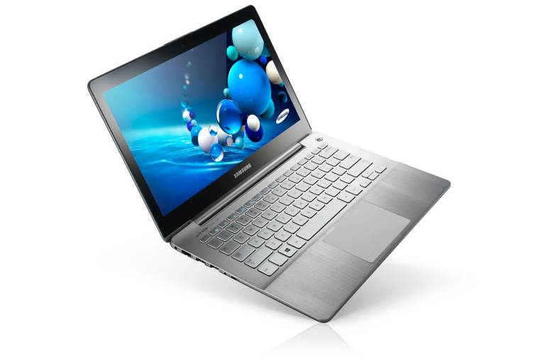 Samsung Series 7 Ultra 740U3E Core i5 Windows 10 13.3 inch Full HD 6GB RAM 128GB SSD