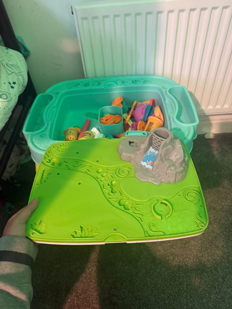 Play-Doh Activity Table with Accessories – Good Condition