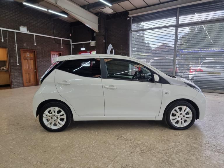 2016 Toyota AYGO 1.0 VVT-i X-Pure 5dr HATCHBACK Petrol Manual