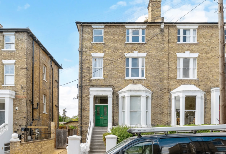 2 bed flat to rent Wimbledon Park Road, Southfields SW18