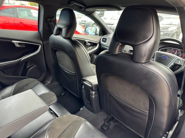 2016 Volvo V40 2.0 D2 R-Design Nav Hatchback 5dr Diesel Manual Euro 6 (s/s) (120 ps) Hatchback Di...