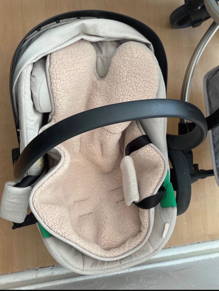 3 in 1 Baby Car Seat / Infant Carrier - Beige, Very Good Condition