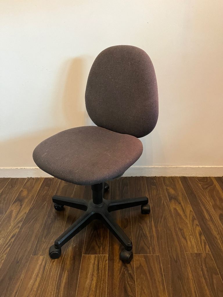 Office chair free to pick up from pollok asap 